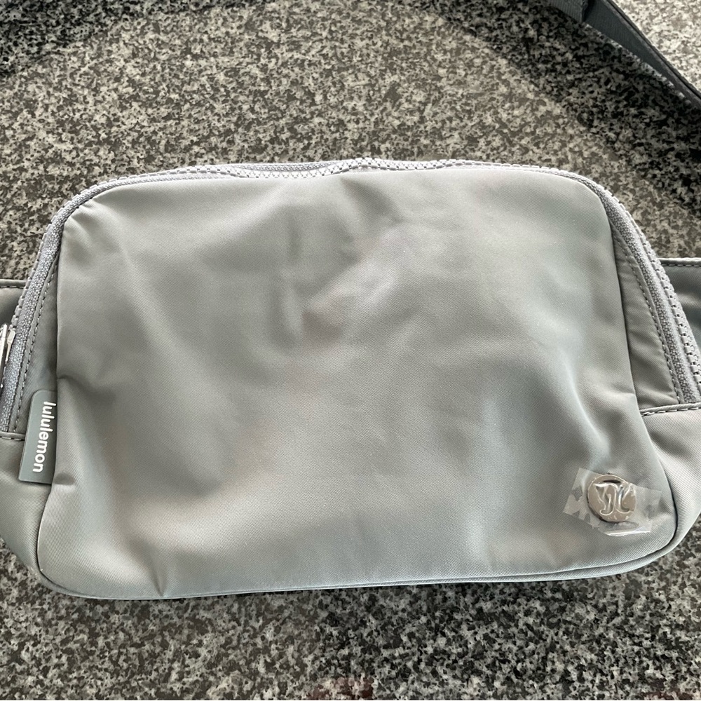 Lululemon Everywhere Belt Bag